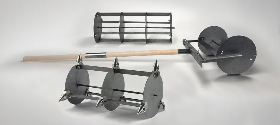 Gridder rolling bed marker and dibbler for market-garden planting layouts